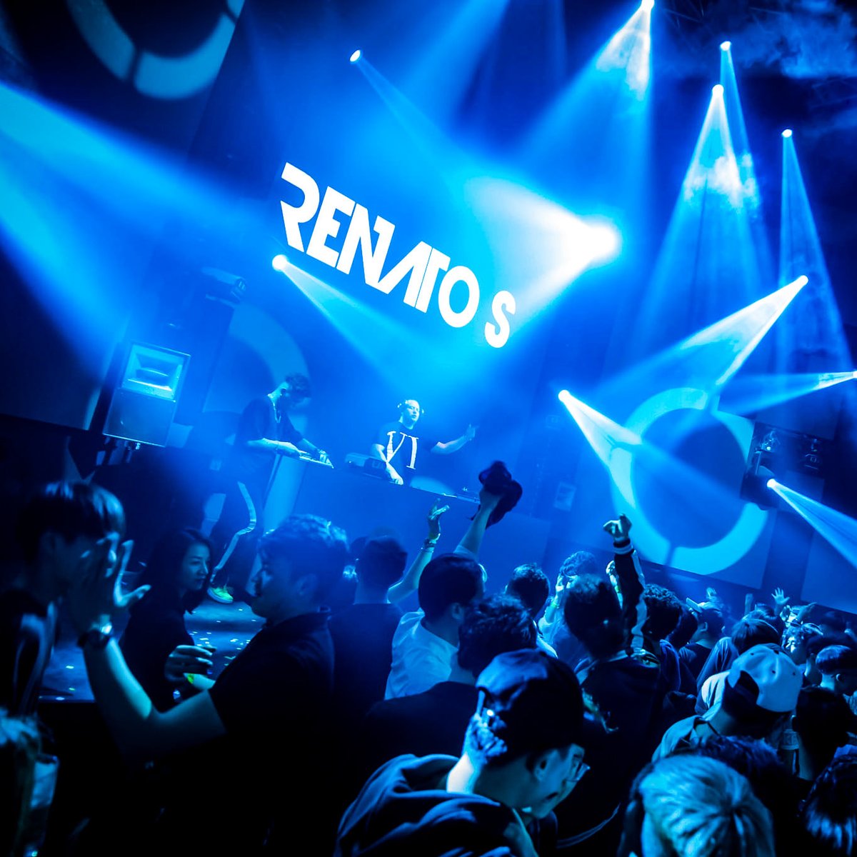 📢 We're proud to unveil our new advisor and Artist Ambassador, DJ Renato Solleveld 🎛

He'll tap into his vast network to onboard new music artists, and be the first collection we launch in the Riff Rats artist series 🎸 🔥

Learn more about him below 👇 <a href="/solana/">Solana</a> 

1/4