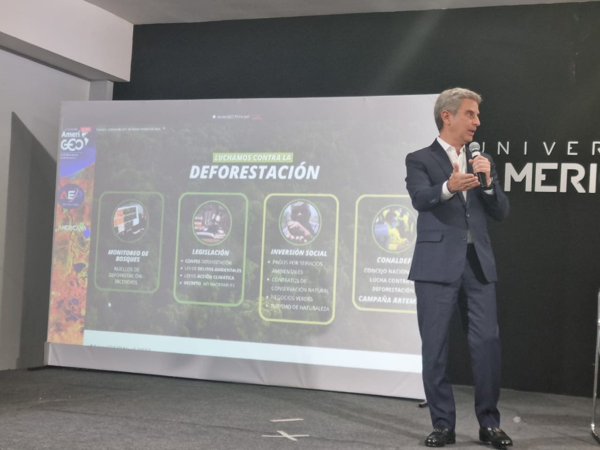 AmeriGEO's tweet photo. El exministro de Ambiente de #Colombia, Carlos Correa, compartió sus impresiones sobre las avances y retos en el uso de las observaciones de la tierra para apoyar el desarrollo de políticas públicas.  
#eochat @GEOSEC2025 #MigrationinFocus #eo4impact 🇨🇴 https://t.co/Cwt6m2rEGp