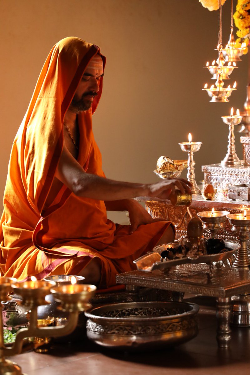 ShankaraPeetha's tweet photo. ಗುರುಕುಲ~ಚಾತುರ್ಮಾಸ್ಯ - ದಿನ 35

16-08-2022

#Gurukula_Chaturmasya
#ಗುರುಕುಲ_ಚಾತುರ್ಮಾಸ್ಯ https://t.co/RZB4VUe9sw