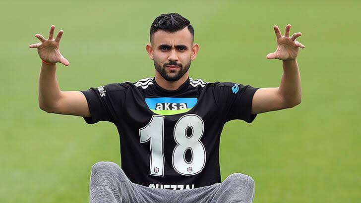 GoalRadarapp's tweet photo. #SONDAKİKA ⚫⚪ Beşiktaş: "Rachid Ghezzal'ın tarak kemiği-parmak bileşkesi eklem kapsülünde gerilme ve kısmi yırtık saptanmıştır" https://t.co/FZyHRxueqV