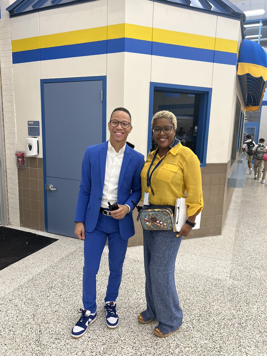 TrevorKWilliams's tweet photo. The first day @DueittEagles is off to a great start! So many smiling faces! LETS GO!! 
#Dueitt #BelieveInSpring https://t.co/9g2k5JDYfc