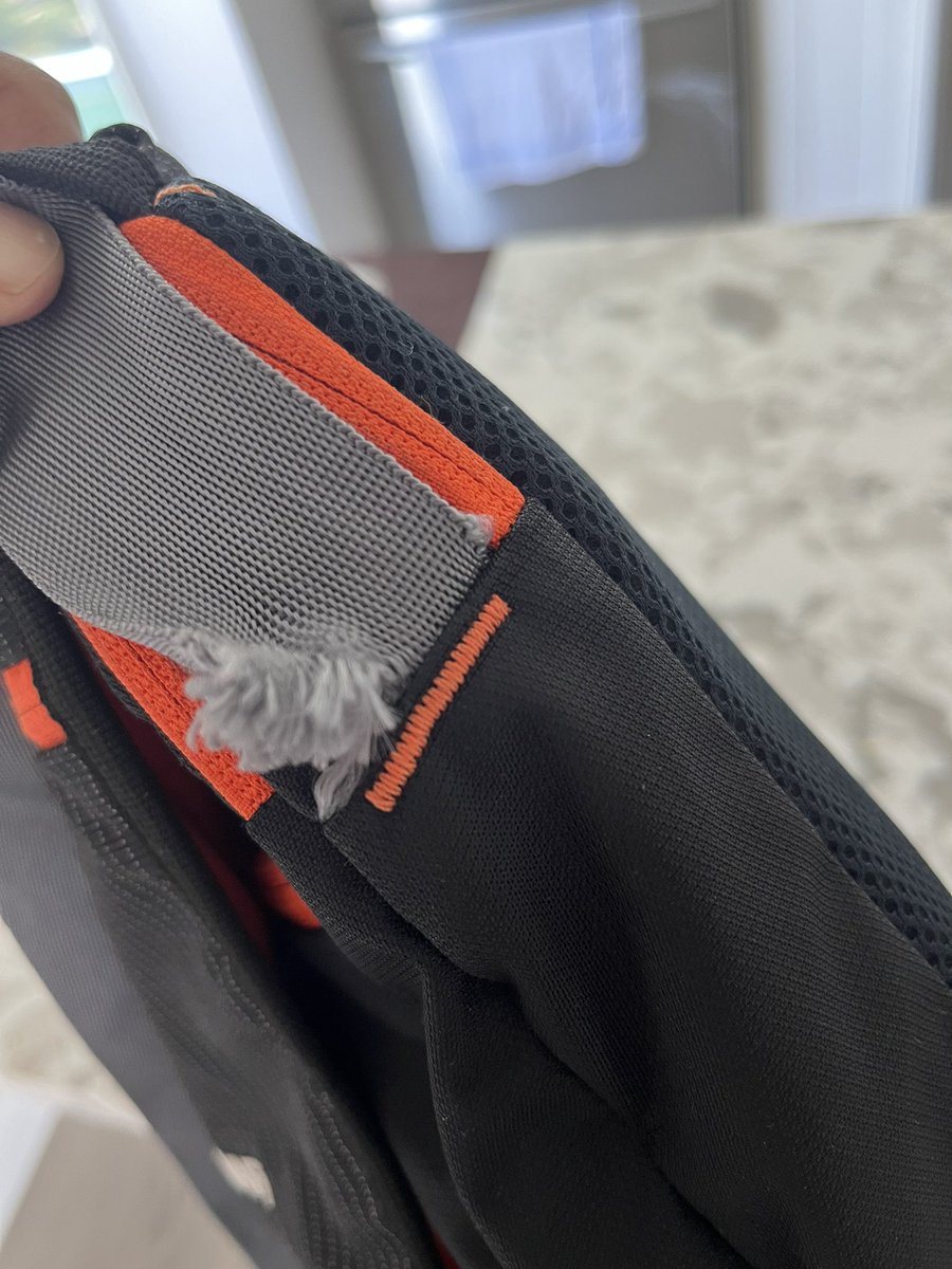piyush_chavan's tweet photo. @wildcrafttweet its 2nd time this belt got ripped off within 1 month of use ,I got this replaced once in Pune India. I am in Toronto Canada now and I can’t find a way to claim your so called “International Warranty “ https://t.co/QcIMOtrVsG