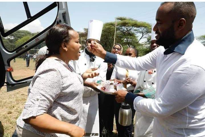 DrBKhalwale's tweet photo. Significance of a sound education has been thrust into the limelight.
An ECDE teacher becoming an IEBC commissioner!
Non degree holders aspiring for governorship!
~Parents must ground their children academically
~Kenyans must be granted only those jobs for which they qualify https://t.co/2oeGpuQqG5