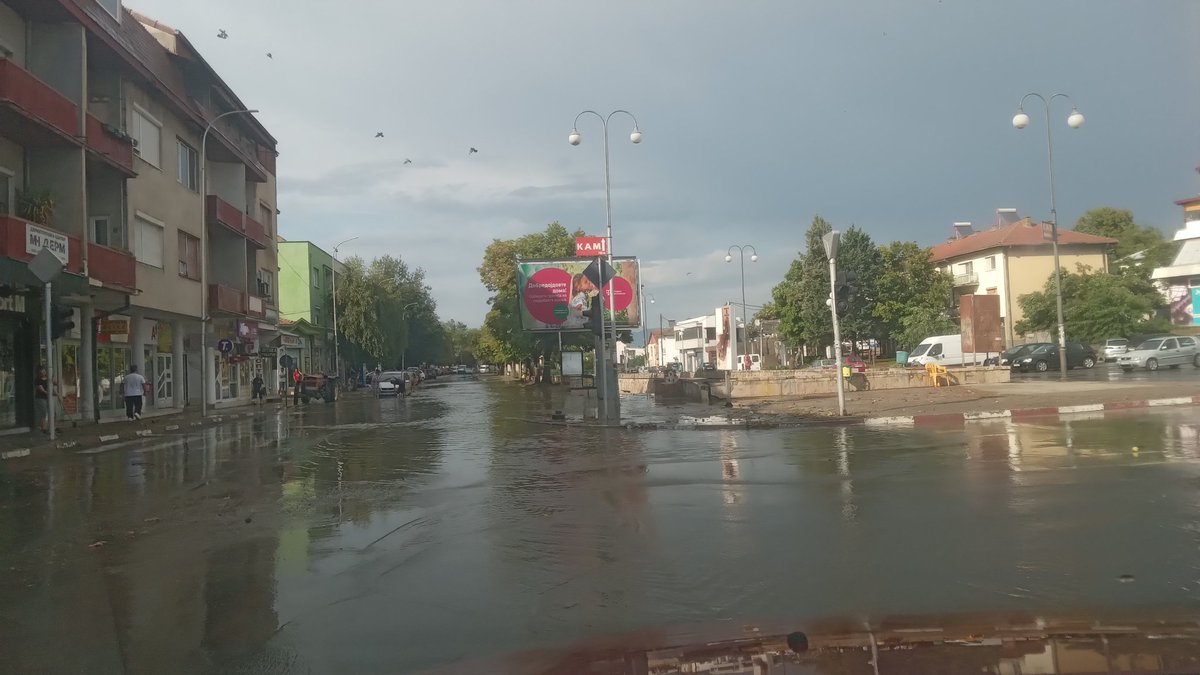 IvoAdamov's tweet photo. #Неготино за две минути направи хаос и еве пак почнува :( https://t.co/ej6HfuRvoU