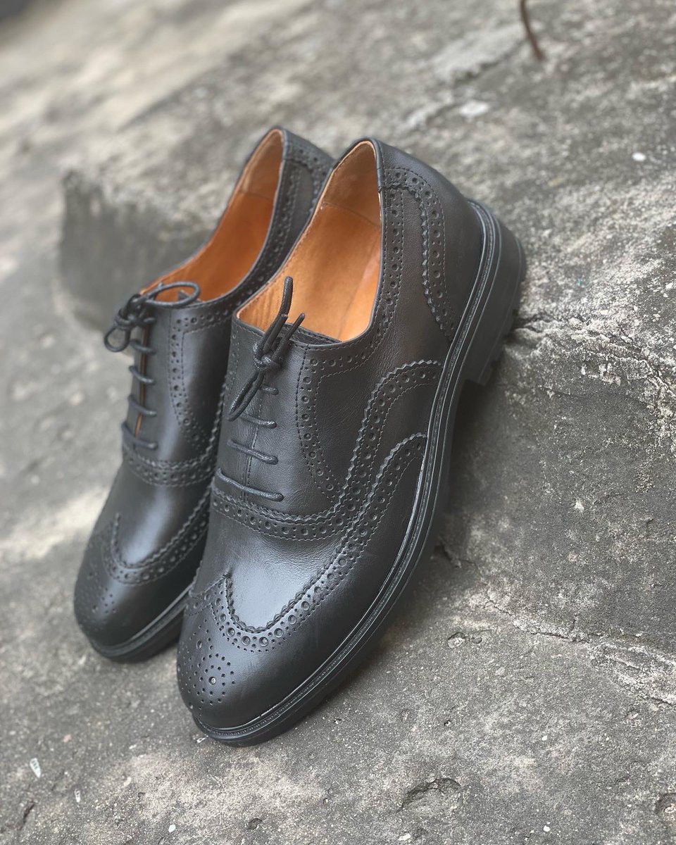 Teetopstores's tweet photo. Black Leather Brogued Oxford 
Available in all sizes

We deliver nationwide 

Price: 20,000 naira

Send a DM to place your order today https://t.co/UX9tXb7UMd