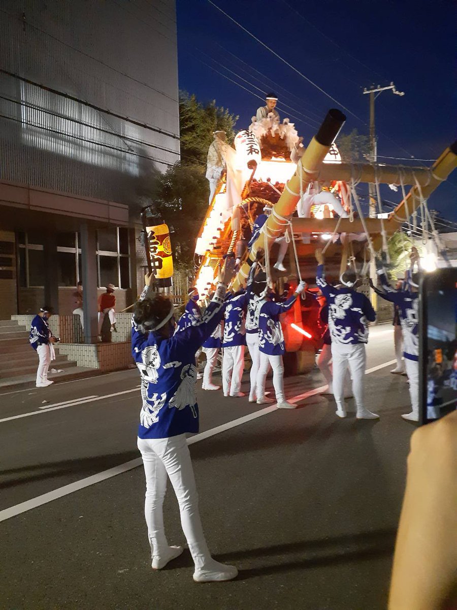 Momoha_d0c_0's tweet photo. 3年振りの貴布禰は最っ高に楽しい祭りでした。
パレード、宮入りで先頭で弓張を持たせて頂いて鳴物もやらせてもらって。。
改めてここの町でよかったなと、新三和が一番カッコよくて大好きだと実感しました😌
まだまだペーペーですが、ずっと我慢してた青年団と同じ仕事が出来ることがとても光栄です。 https://t.co/9Vb4XXhJwX