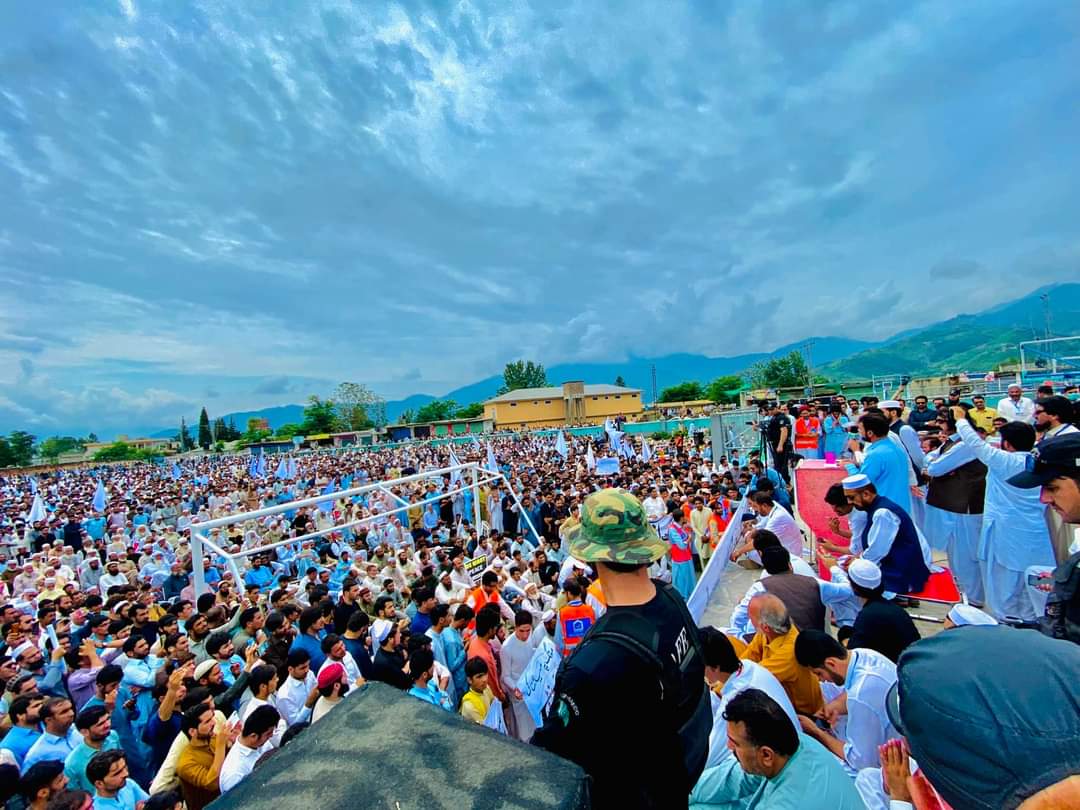 aman_ibn's tweet photo. #We_Want_Peace🕊
#مونگ_امن_غواڑو_امن🕊
#میدان_امن_جلسہ 

#WeWantPeaceInDirMaidan 🖤🏳🕊

دیر #میدان کے عوام اب جاگ چکے اور دشمن کو بھی جان چکے ہیں۔۔اپکا نامعلوم والا قصہ اب ختم #خلاااااااااص https://t.co/8AIlSbt1kx