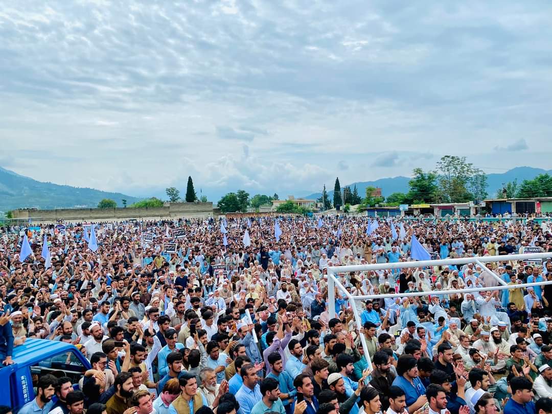 aman_ibn's tweet photo. #We_Want_Peace🕊
#مونگ_امن_غواڑو_امن🕊
#میدان_امن_جلسہ 

#WeWantPeaceInDirMaidan 🖤🏳🕊

دیر #میدان کے عوام اب جاگ چکے اور دشمن کو بھی جان چکے ہیں۔۔اپکا نامعلوم والا قصہ اب ختم #خلاااااااااص https://t.co/8AIlSbt1kx