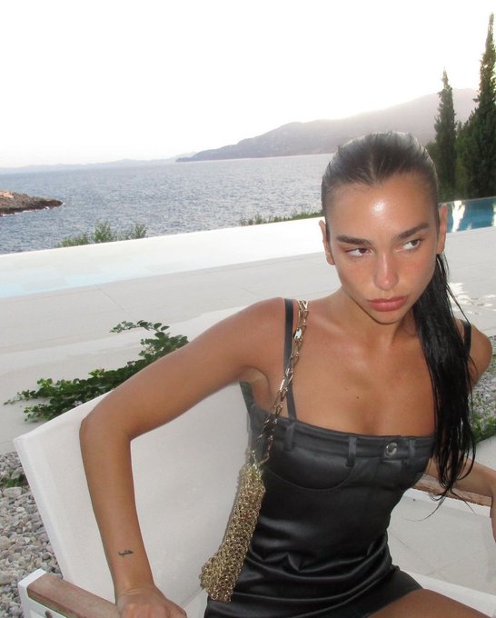 3 pic. Albanian girl in Albania https://t.co/fhhgeYqVU3