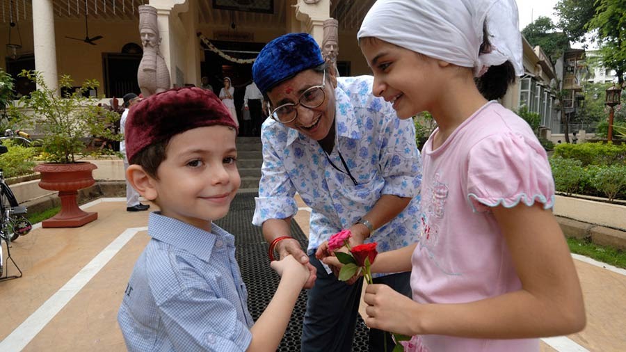 knowyourroots_'s tweet photo. Happy Navroz! The Parsi New Year is being celebrated on 16 Aug 2022, as per the Shehenshai calendar. Also known as Jamshedi Navroz, it is a joyous occasion for Parsis all over the world. The term Navroz is the combination of the Persian words Nav meaning new, and Roz meaning day. https://t.co/tISa7GVe0P