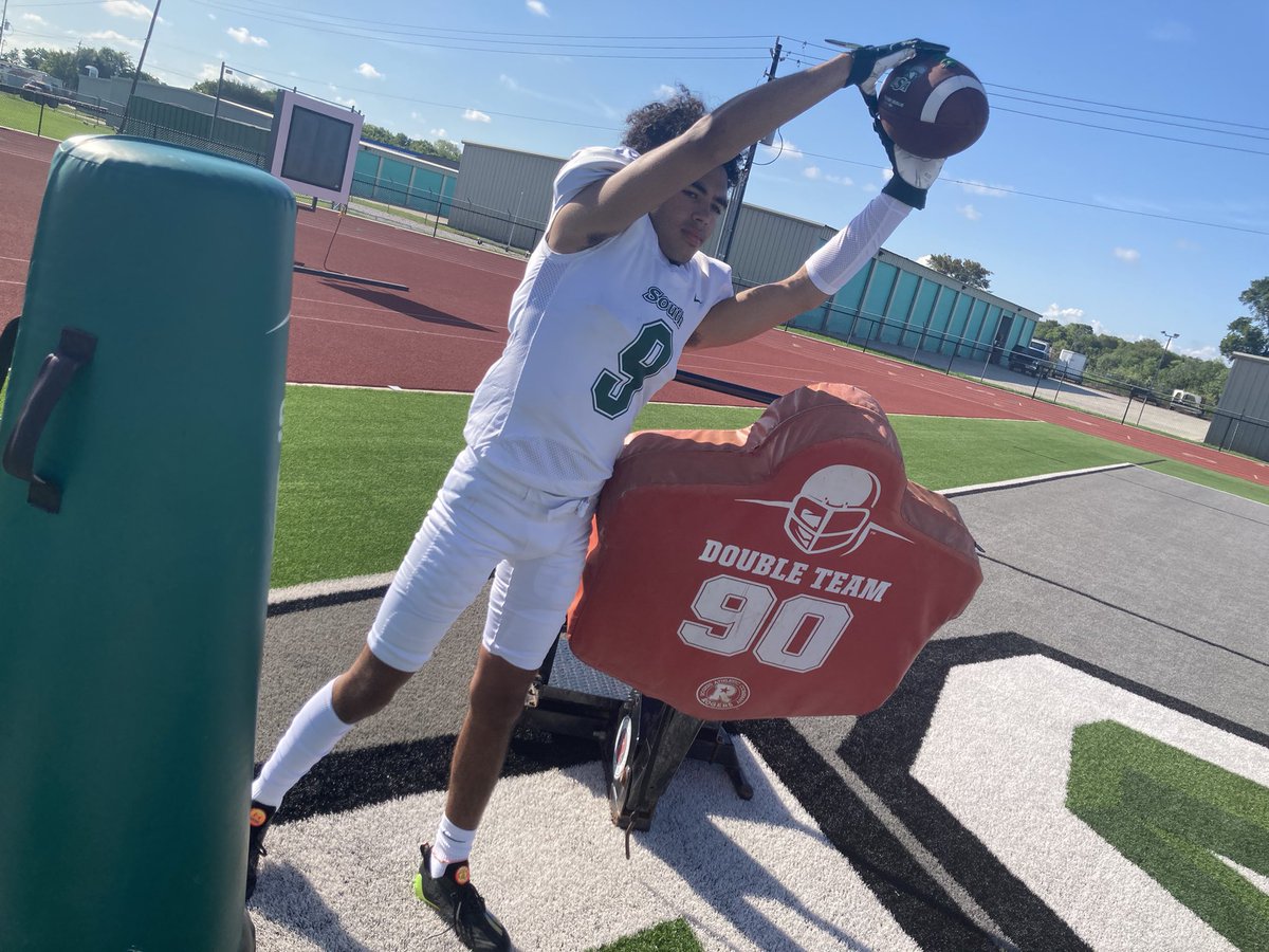 vypehouston's tweet photo. VYPE @lsaathl Fall 2022 Media Day: Pioneer Nation … Let’s Ride!! #txhsfb #vypecampus @SouthFootball21 @TappsFootball https://t.co/G8Aw191gL2