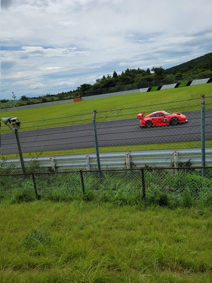 masa_kagi_0's tweet photo. そういえば先月末見に行ったスーパー耐久ほんと面白かった…
迫力もあるしやっぱ生で見ると音、匂い、速さが直に伝わってきてほんとドキドキした!!
#スーパー耐久
#埼玉トヨペットGreenBrave
#ポルシェセンター岡崎
#PLUSRACING
#レース好きと繋がりたい
#オートポリス https://t.co/aoll3kK1ze