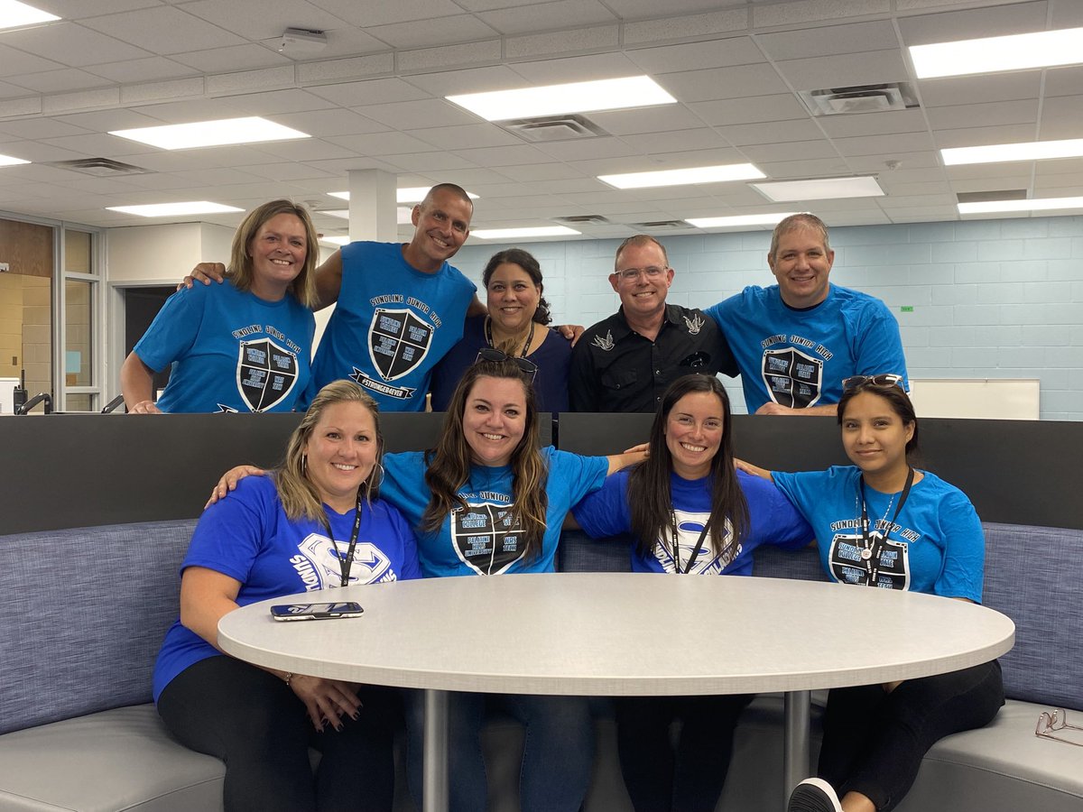 RussoReads's tweet photo. Team PHU is ready for an amazing school year!  We can’t wait to meet our students tomorrow! #stronger4ever #paladins https://t.co/5tZdpN3fBr