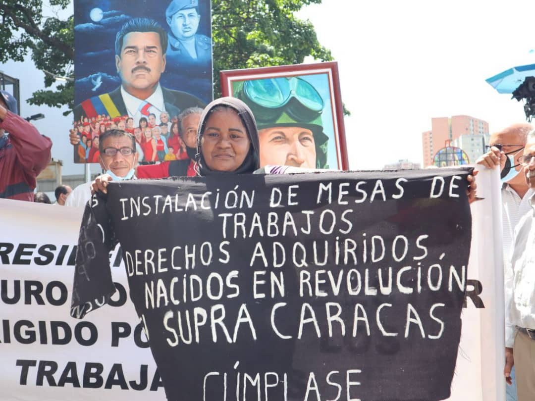 PartidoPSUV's tweet photo. EN FOTOS: Trabajadores se desbordaron en las calles de Caracas para expresar su respaldo contundente al Presidente Maduro https://t.co/YzHML7mtBs
#MaestrosYObrerosDeLaPatria https://t.co/M1BDpPGwHw