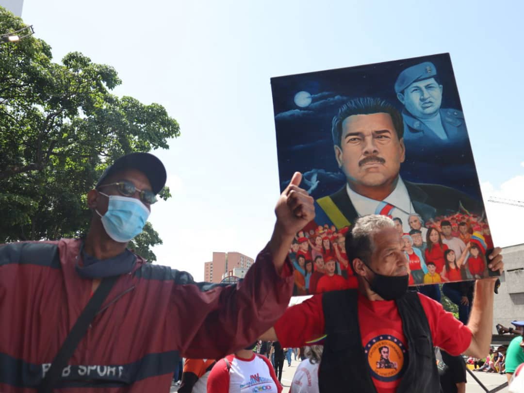 PartidoPSUV's tweet photo. EN FOTOS: Trabajadores se desbordaron en las calles de Caracas para expresar su respaldo contundente al Presidente Maduro https://t.co/YzHML7mtBs
#MaestrosYObrerosDeLaPatria https://t.co/M1BDpPGwHw
