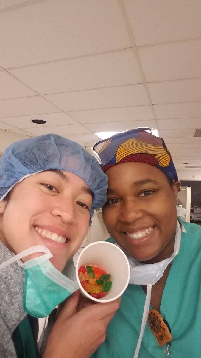 GSWs, trauma ex-laps, and gummy bears. What a way to start the day. Shout out to our vascular colleagues who we now have on permanent speed dial #TalesoftheValley #Chieflife @StanfordSurgery @StanfordVasc