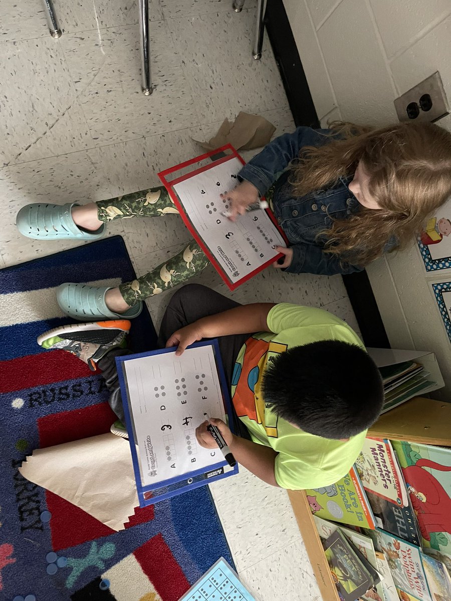 jnbailey7's tweet photo. Working hard in math during our Math workstations today! @Hasty_Huskies #RaisingTheBar https://t.co/MzVt8Zl5d8