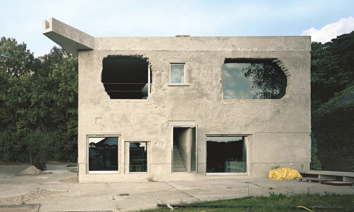 skepticafro's tweet image. ‘Demolition is an act of violence’: the #architects reworking buildings instead of tearing them down…..About ‘📚Building for Change: the Architecture of Creative Reuse’ by #RuthLang is published by @GestaltenNews 
By @OllieWainwright  theguardian.com/artanddesign/2…