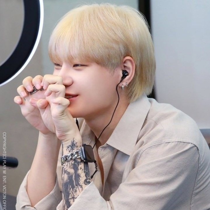 dhssource's tweet image. #한세 #빅톤