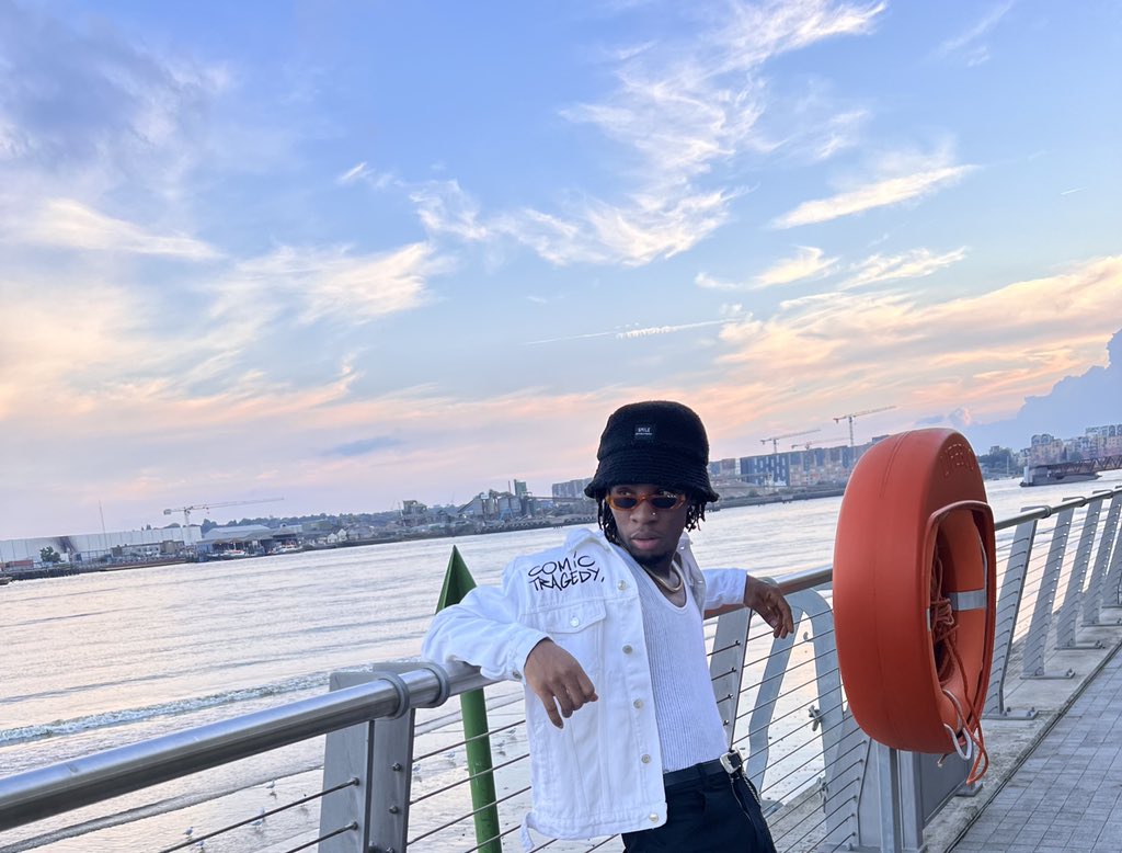 LAVIDA BOY tweet media