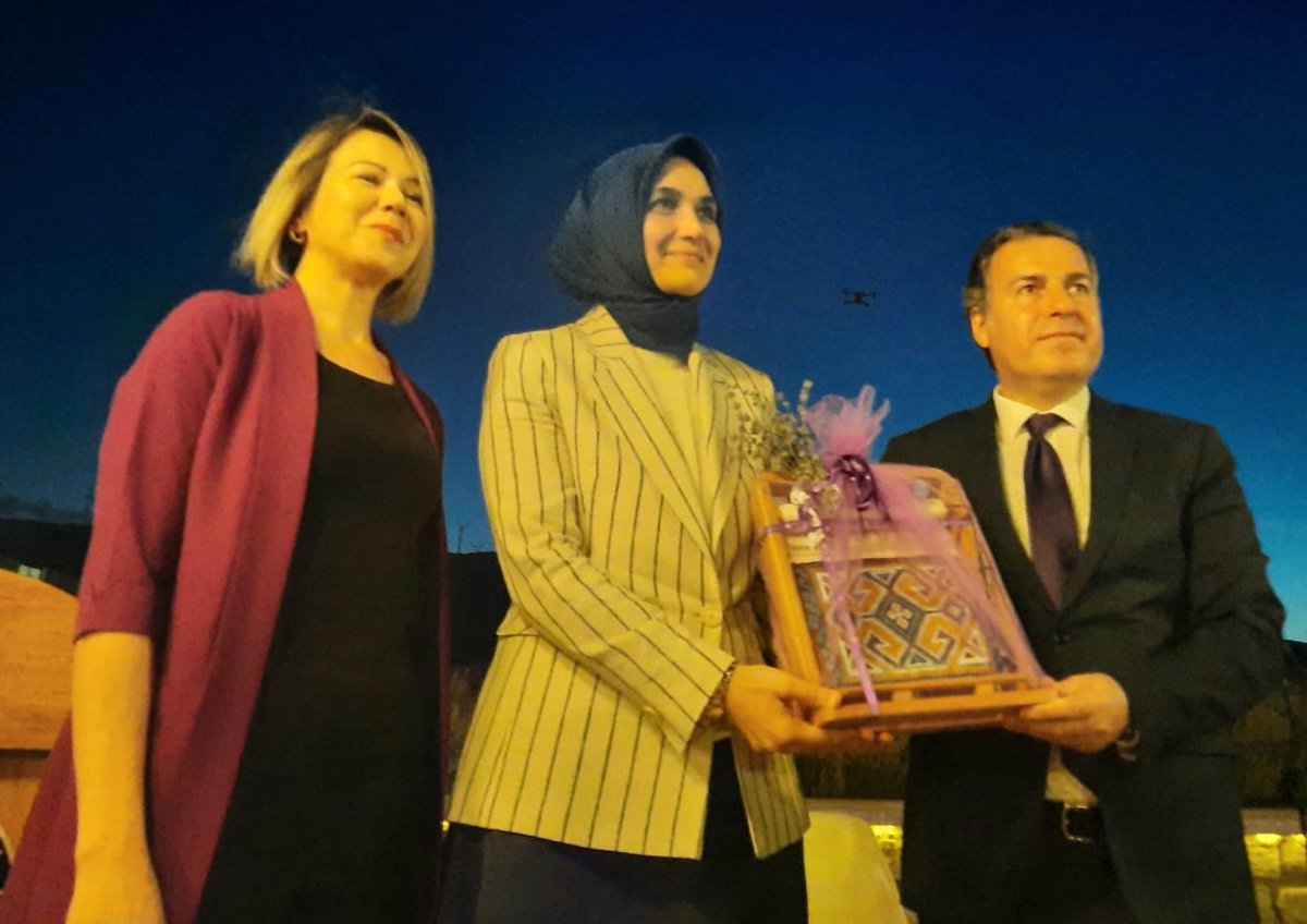 Bazen ev sahibi olduğun yerde bir anda misafir olursun..
İşte öyle bir meslek bizimkisi...