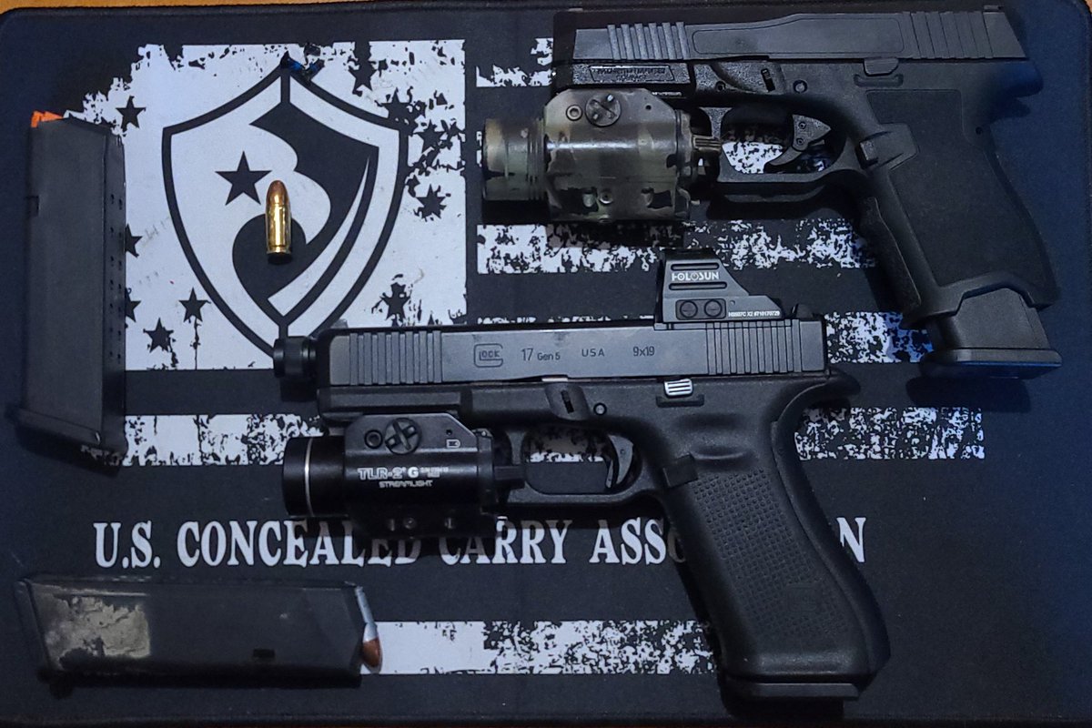 edc76239's tweet photo. Latest addition to my #EDC Say hello to my little friend. @GLOCKInc #g17 #mos #gen5 #threadedbarrel #holosunHS507C @Streamlight #TLR2G @USCCA https://t.co/dmJ0m2MKE5