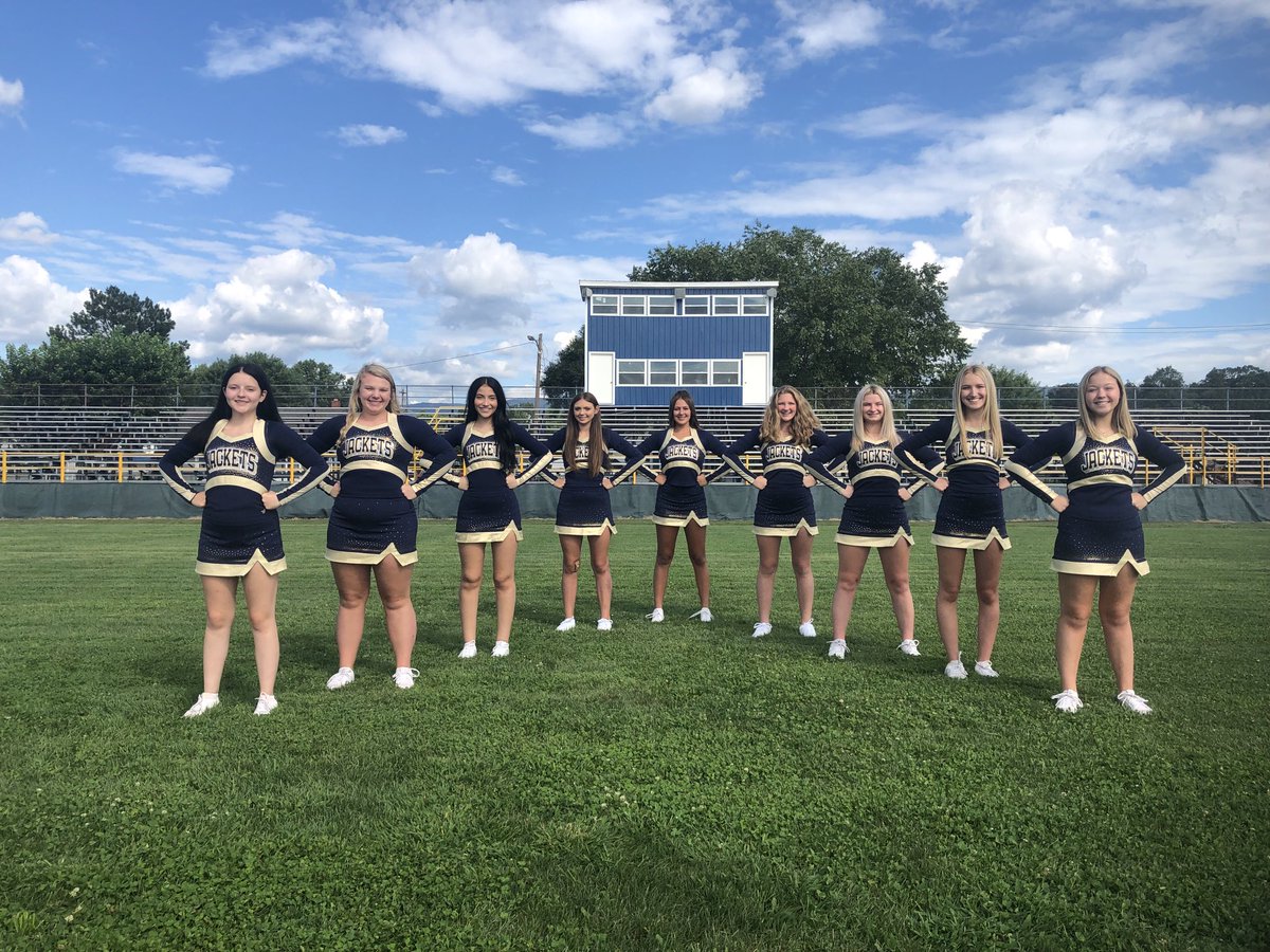 jacketscougars's tweet photo. 2022 Moorefield Cheer 🐝🎉💙💛 ⁦@MFLD_Athletics⁩ ⁦@MoorefieldCheer⁩ https://t.co/sKtXXwvjqg