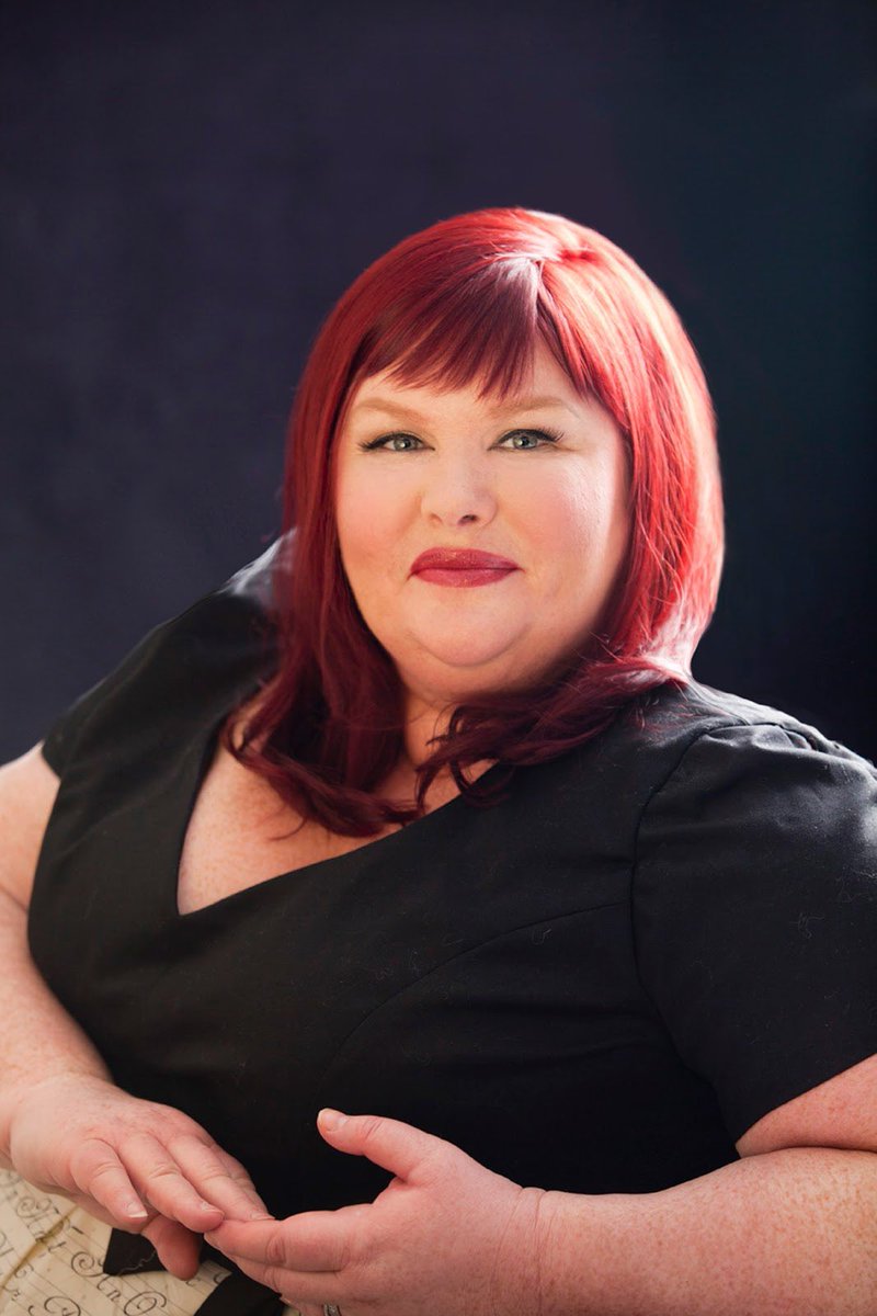 UniversoDSilvia's tweet photo. ⚠️ATENCIÓN⚠️

La autora @cassieclare anuncia que, después de 17 años escribiendo, en 2023 se va a tomar un descanso por primera vez, debido a su salud mental y física. Y, por ello, no sabe cuándo saldrá #TheWickedPowers. Pero comunica que, cuando vuelva, será lo primero que haga. https://t.co/WugHrCKt4U