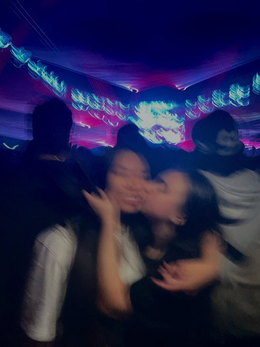 tunapkat's tweet photo. HAPPY 21+1 BABY GIRL @sistermelx I LOVE YOU SO MUCH AND I HOPE YOU HAVE THE BESTEST DAY OF YOUR LIFE ❤️🥹 https://t.co/L092HPgsj7