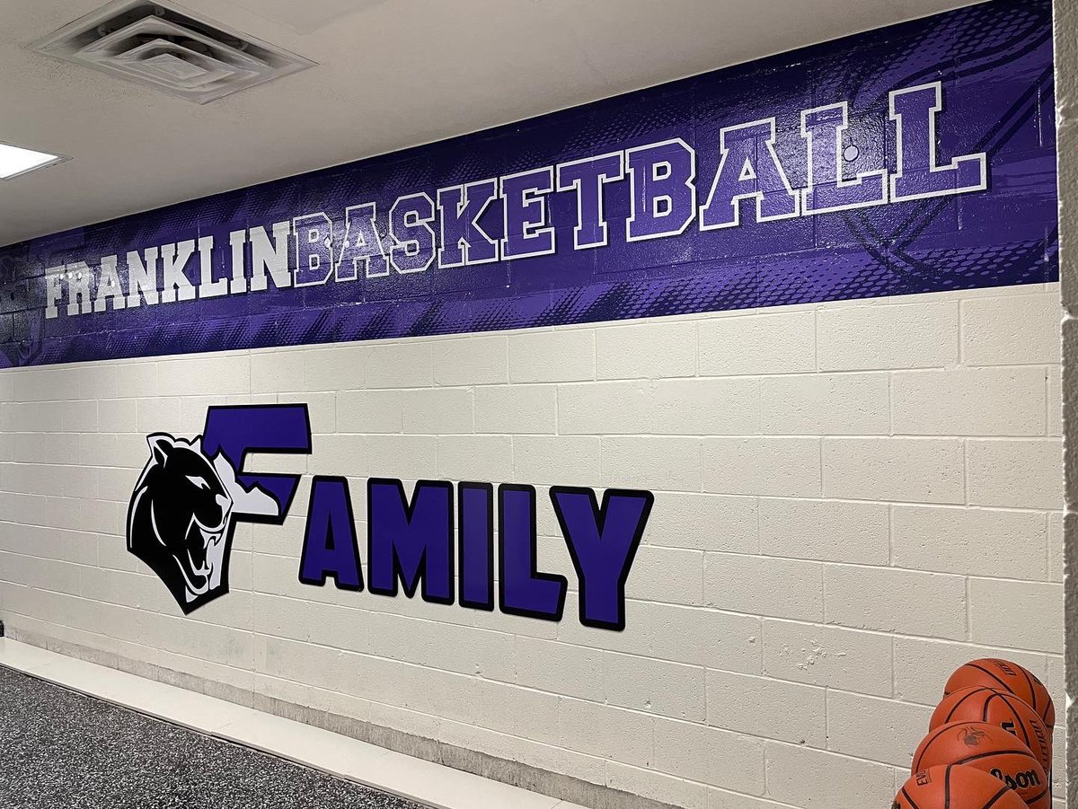 FHSCougarBBall's tweet photo. Our Locker room is looking 🔥 down in the Cave! A huge thank you to @apoxycustomflooring and @wildcatmfg for the awesome floor and lockers! #FHShoops #EAT https://t.co/aC9QMcRzTR