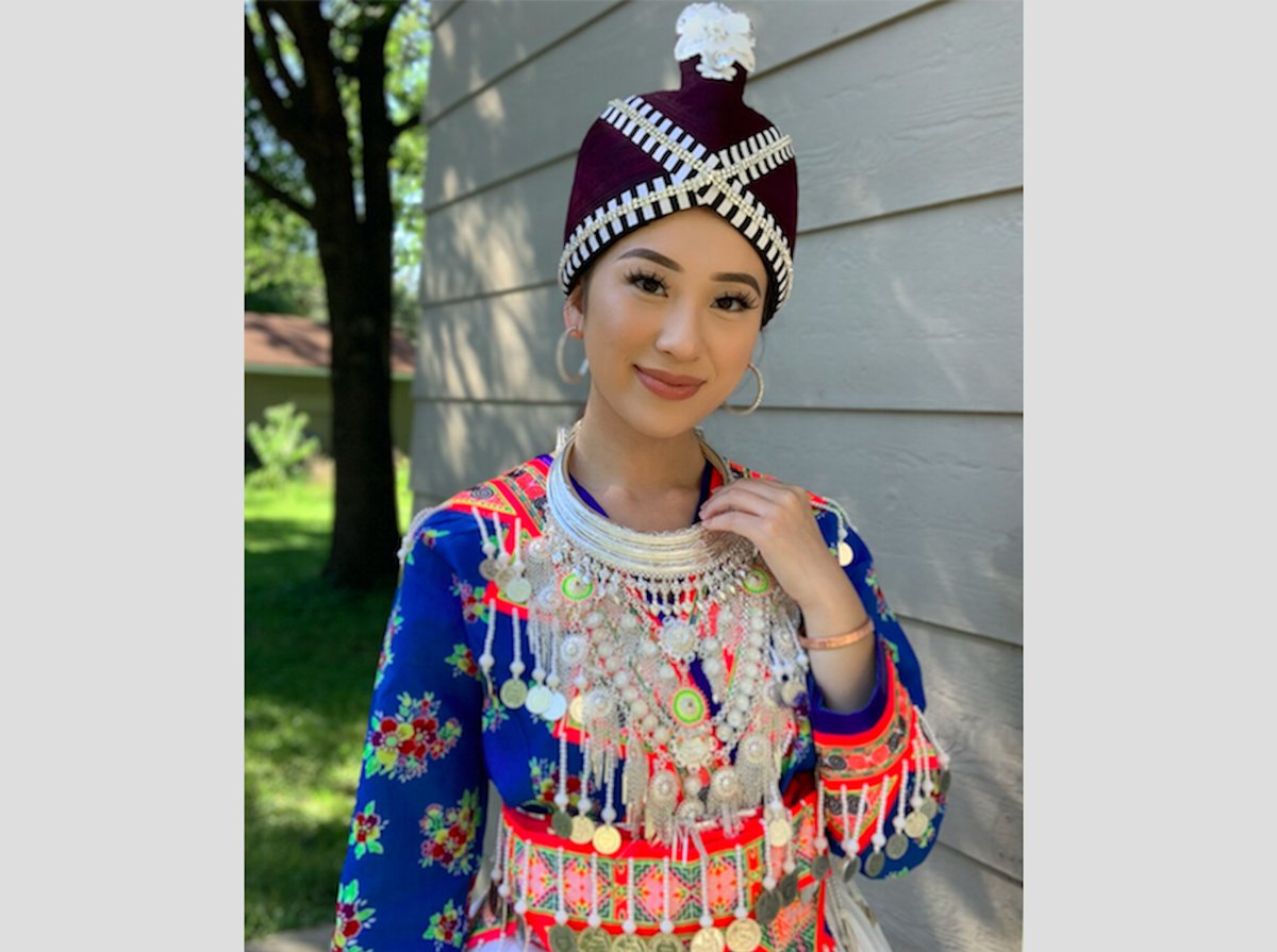 CEHSP's tweet photo. Christina Yang is majoring in psychology at @UMNDuluth. She's already bilingual and is also taking ASL courses, minoring in deaf studies. “I have so much fun learning other languages, it opens up my eyes to a whole other world." https://t.co/4mZZuAI8pk #CEHSPStudents #UMDProud https://t.co/jjWIq9TzUB