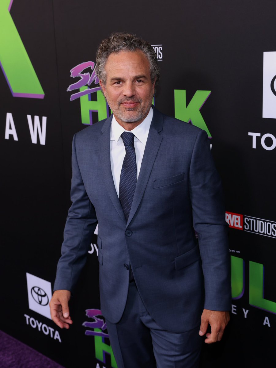 It’s always a pleasure to reunite with my Marvel family and formally welcome some new faces to the MCU. I had a blast filming #SheHulk, and I think you all will enjoy it as well. Thank you to all the fans for your loyal support. @shehulkofficial premieres this Thursday! 💚💪🏻