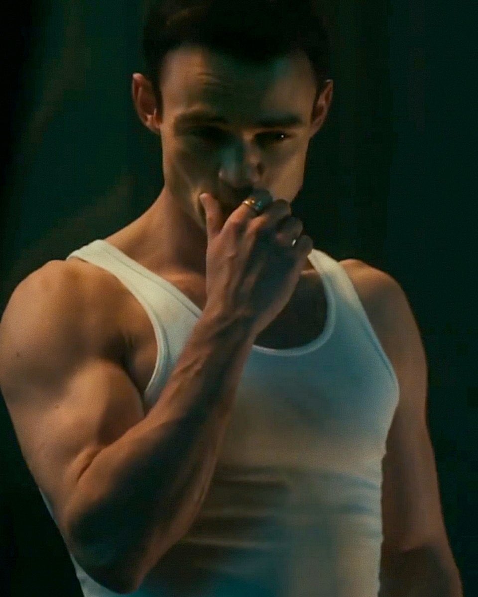 ModellingFaux's tweet image. Sharing a little arm porn for you all.