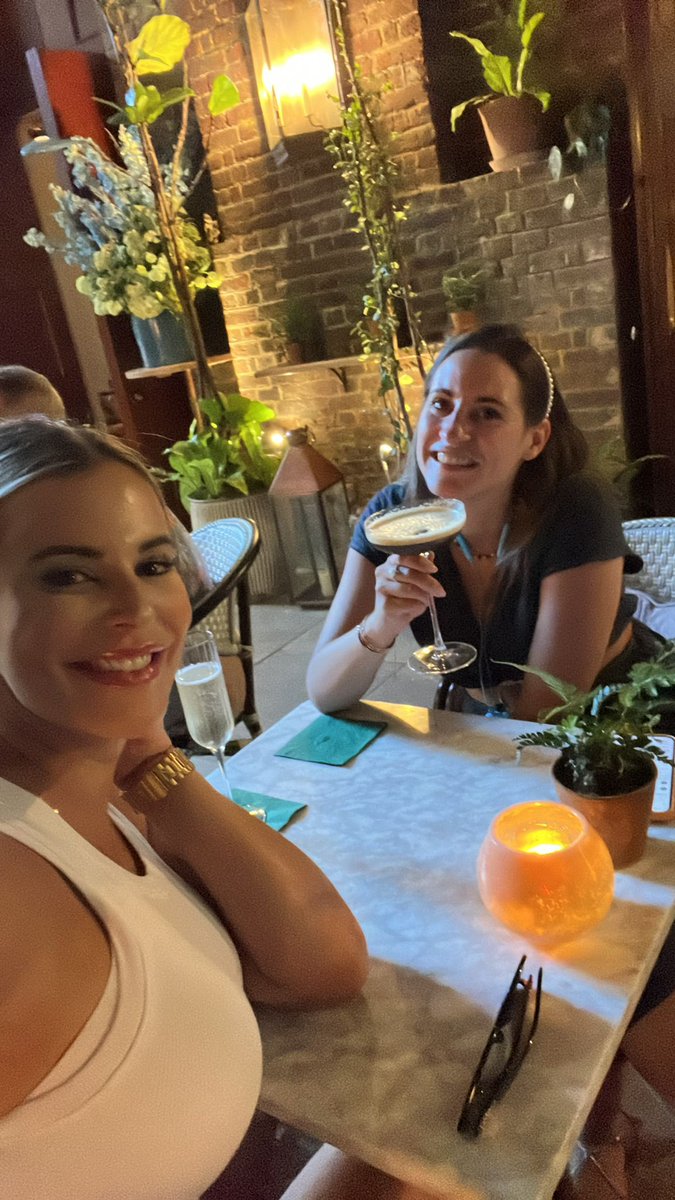 Own it. And you’ll make it. Really connect with people. Always. Go for it, learn, adjust. This is my takeaway from meeting @ameliasordell last week. We could have just been two women on the same 35 under 35 list. But no, we decided to meet up IRL and connect. 🥂🍸🍹