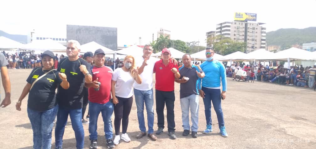 FBSTAnzoategui's tweet photo. Está organización sindical Petrolera llevo a cabo un domingo familiar lleno de diversión recreación y esparcimiento para todos los trabajadores y la comunidad en general.....
@MinTrabajoVE 
@torrealbaf 
@taniapsuv 
@cbolivariana https://t.co/Z6U6XrX5FY