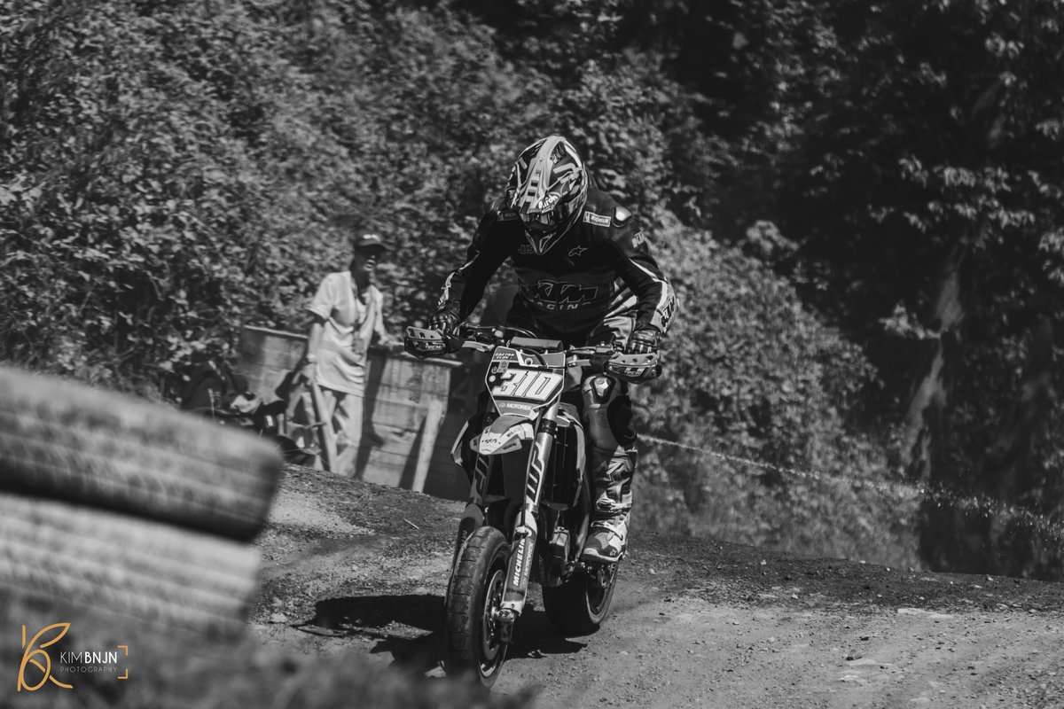 Tenshiy_'s tweet photo. N'hésitez pas à liker ma page FB de photos 🖤
Actuellement je traite des photos du #Supermoto de #Bilstain 

J'ai des photos des 6h de #SpaFrancorchamps qui arriveront bientôt également ! 

👇🏼
https://t.co/HVkwWCA7ux https://t.co/3hhEBqHa8Q