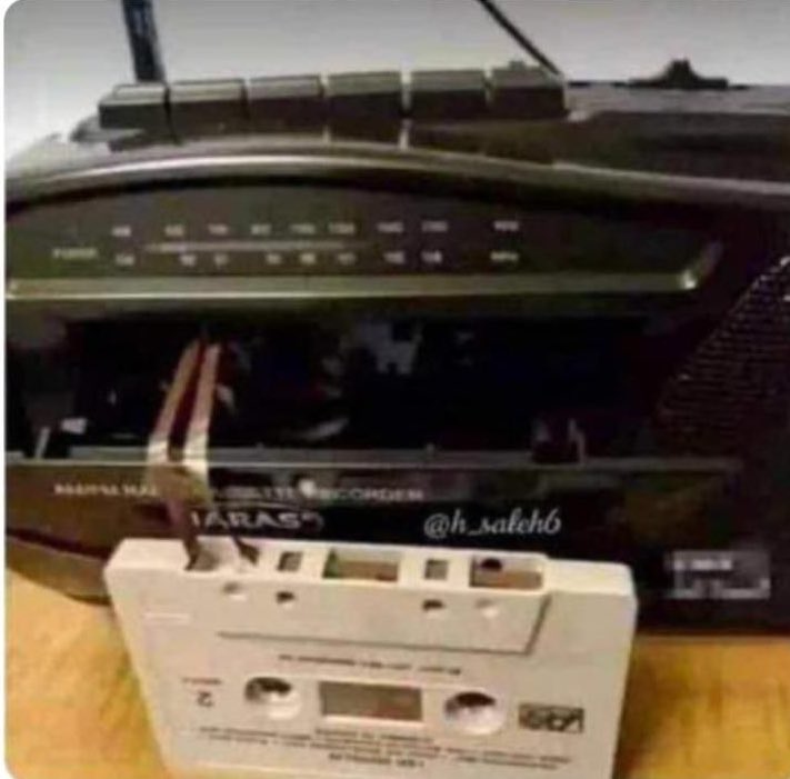 زمان كانت هذه اللحظة تساوي انقطاع النت اليوم  😁😁😁
ويلزم لها احترافية في التعامل مع الموقف نفس الشعور  لكم الله 😁😁😁😁