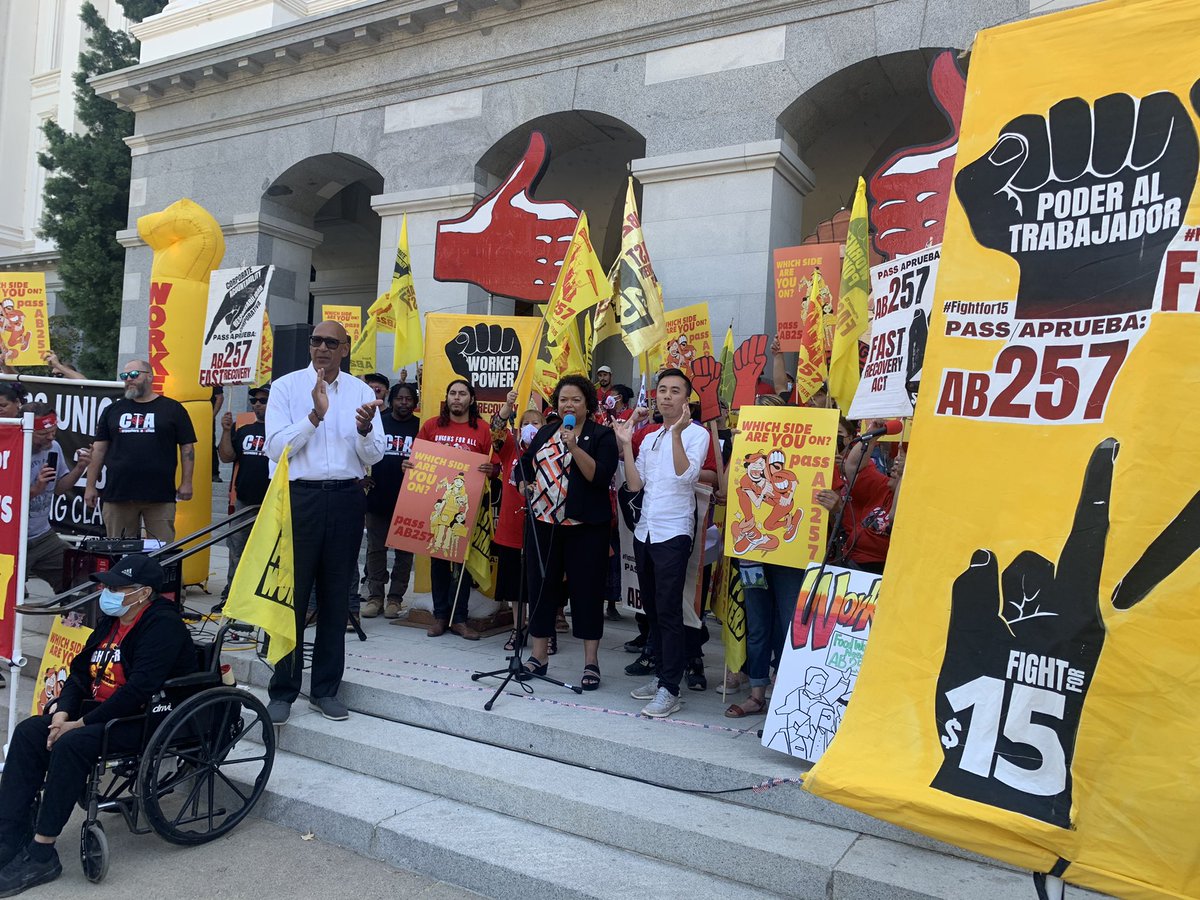 AsmMiaBonta's tweet photo. It was a hot morning but you know what’s hotter? The kitchens many fast food worked prepare your foods in. The solution? Passing #AB257. Today, I stood in solidarity with these essential workers #fastfoodworker https://t.co/w2HbLheyS9