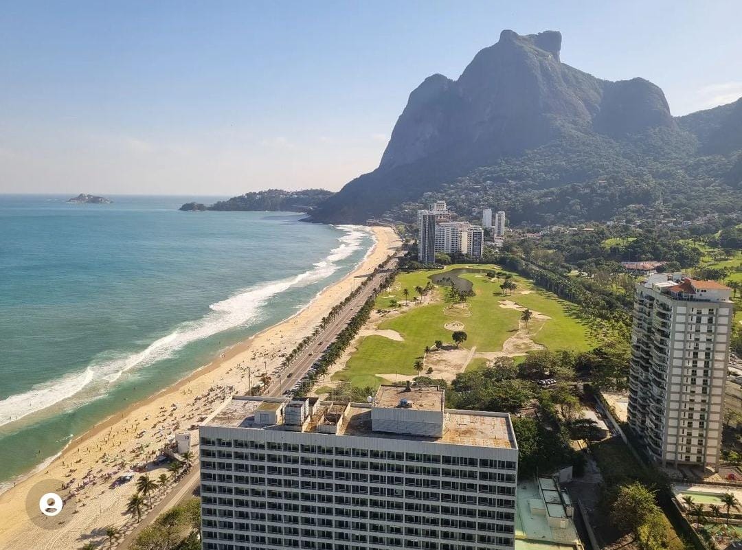 OperacoesRio's tweet photo. FRENTE FRIA CHEGA NO RIO NESTA SEXTA (19) DERRUBANDO AS TEMPERATURAS

🌔O tempo na noite desta terça (16) e a quarta (17) vai se manter estável, sem previsão de chuva. 
Vem com o Admin para ver o que a previsão do @AlertaRio guarda para os cariocas.
#temporj https://t.co/ZYFAQ8pUHH