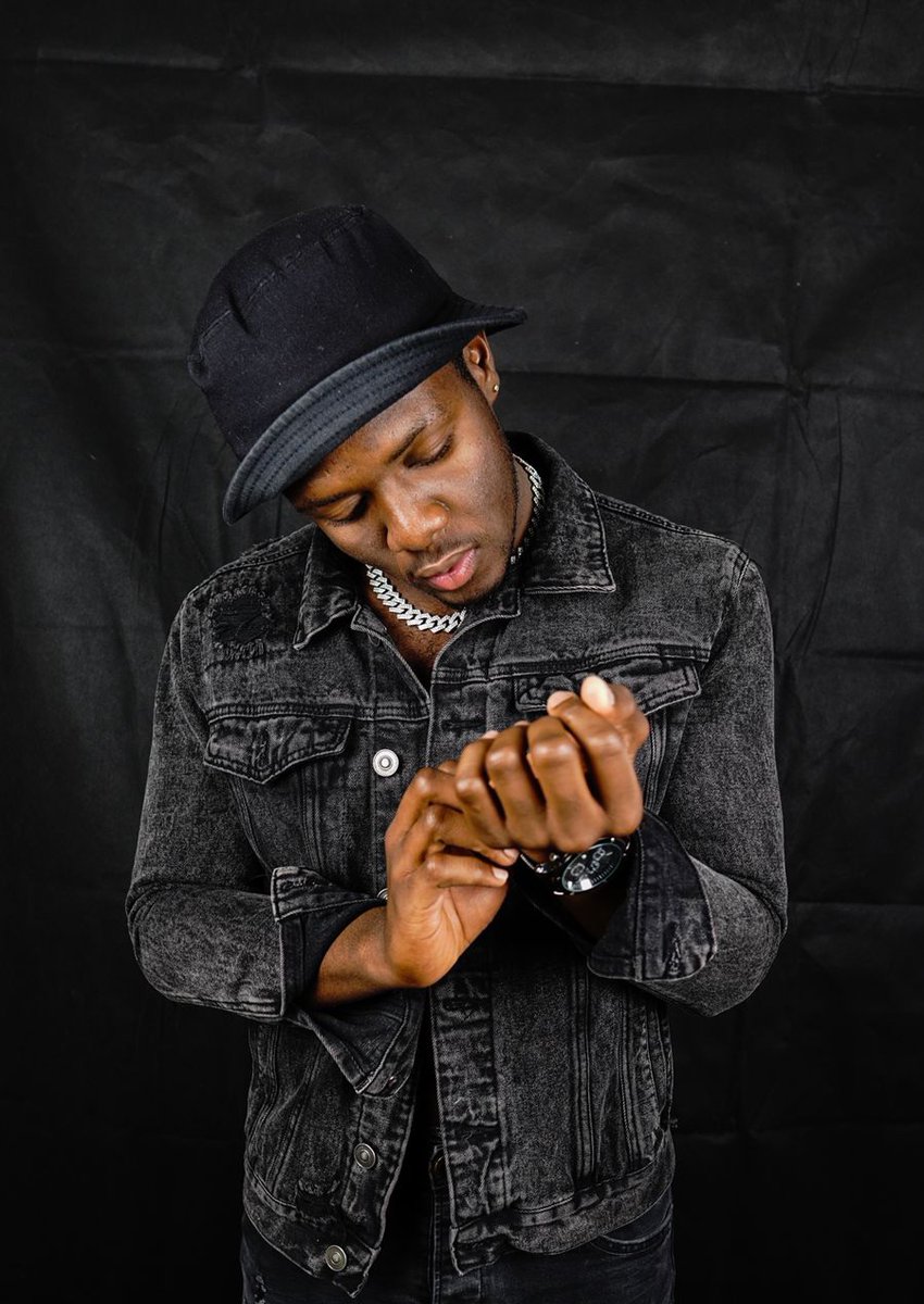 DustinBulala's tweet photo. I make music, check me out!
#HaveFaith #SkeemSaam https://t.co/a6cZCUb4no
