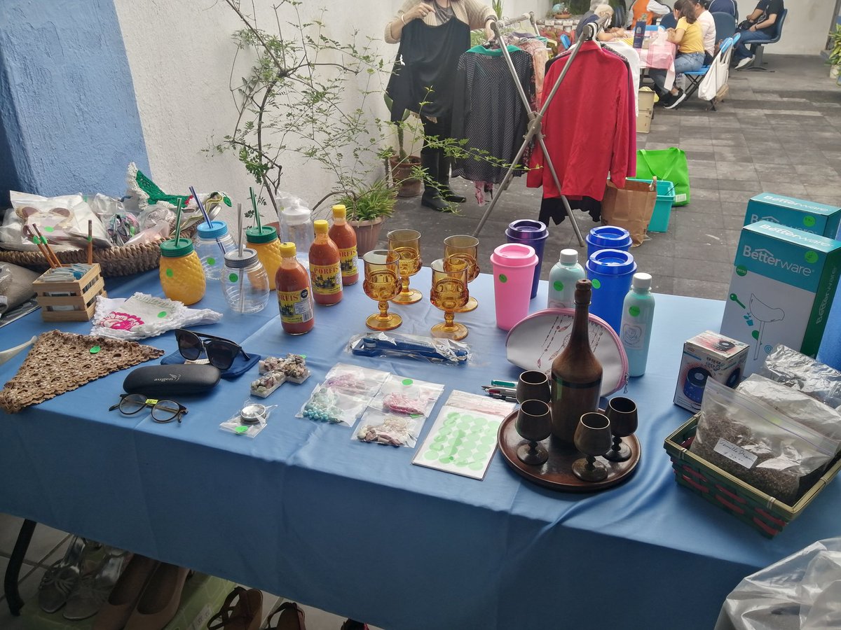 usadac's tweet photo. Son algunas cosas de nuestro bazar que puedes encontrar. Visítanos, estamos abiertos por las mañanas de 9 a 2 de lunes a viernes o llámanos al 3336583838
#corazonalegrebuenamedicina https://t.co/n3tPSjDzzX
