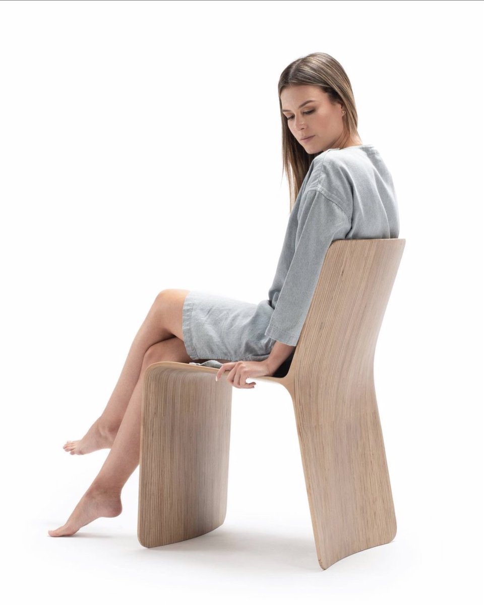 piegatto's tweet photo. Very thin wood shell creates this beautiful chair that moulds to your body on every part you touch it! #interiordesign #chair #luxuryfurniture #interiors #contemporarydesign #homedesign #architecture  #art https://t.co/gvpgmwCjCt