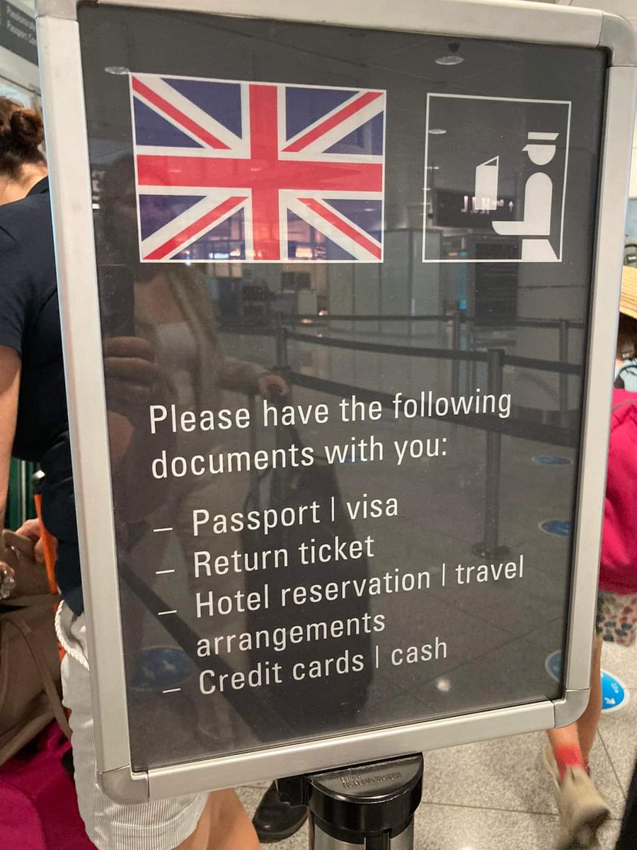 EuropeanBricks's tweet image. Seen at Munich Airport! Note only the Brits are being questioned! 🤦‍♀️ Raci$m? Bully1ing? Whatever - we are not the only 3rd world country but we are the only Brexit! 😤😤🥱🤬