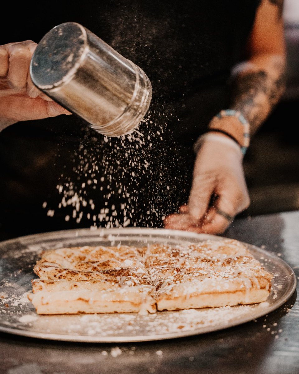 Via313Pizza's tweet photo. Powdering her face π
#CinnamonSticks #Via313 #Via313Pizza #detroitstylepizza #detroitpizza #detroitstyle #squarepizza #squareslice #dailypizza #pizzatime #pizzalover #pizzaparty #austineats https://t.co/mkByGfWWZG