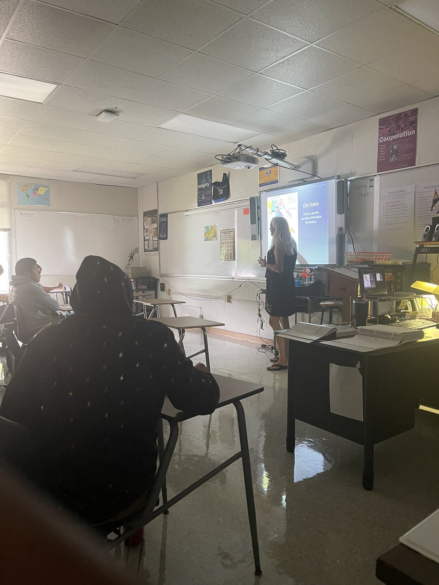 TiffanyChapli11's tweet photo. NHS is rocking and rolling! Great start to a great year! #Doninate @Newberry_HS @DrBrandonRoss @BCMULLINAX78 @corneliuscromer https://t.co/tpSq6BzSvY