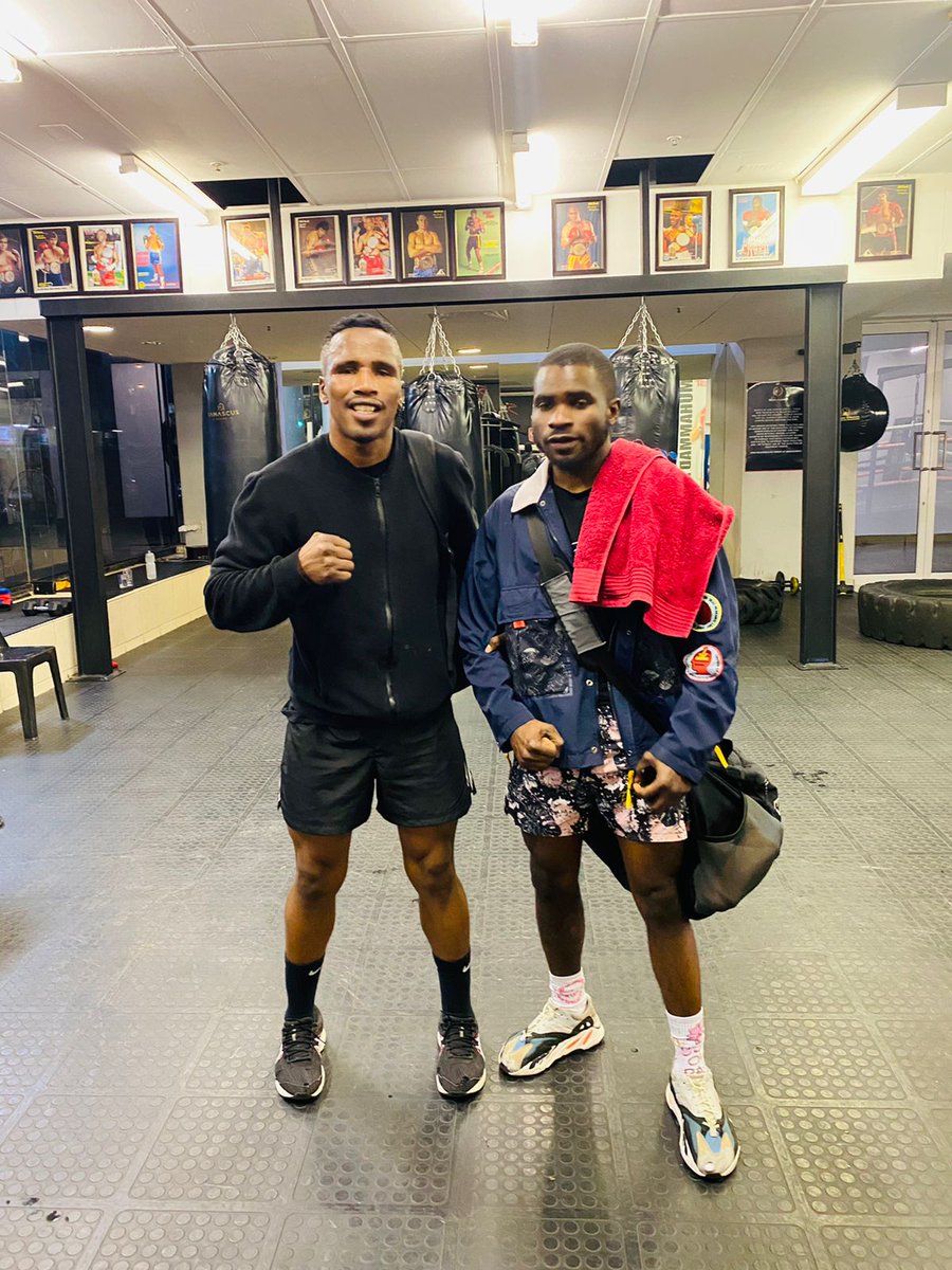 BholoGift's tweet photo. Gym done..💪
Great workout..👊
#TeamSheriff🇿🇦
#hardworkpaysoff
#CoachVusi
#SABoxingTalk
#Weelee
#ListenToyourLegs
#Boxeo https://t.co/CC4B8jre2x
