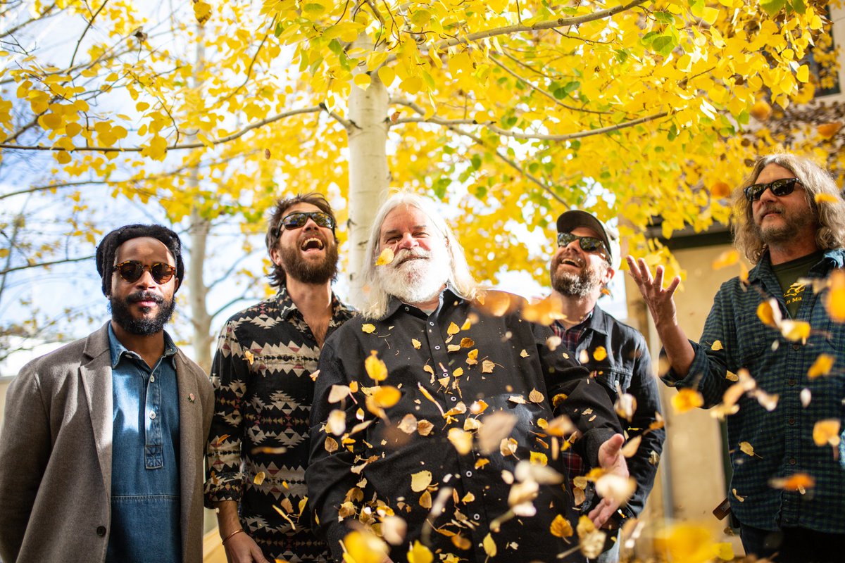 JamoPresents's tweet photo. @LeftoverSalmon w/ One Way Traffic hits @TheReadyRoom in just 1 MONTH! You don't wanna miss this one. Grab your tix >> https://t.co/oY9QmPMerJ &amp; let's FESTIVAAAAAAL https://t.co/3wqqW43vlN