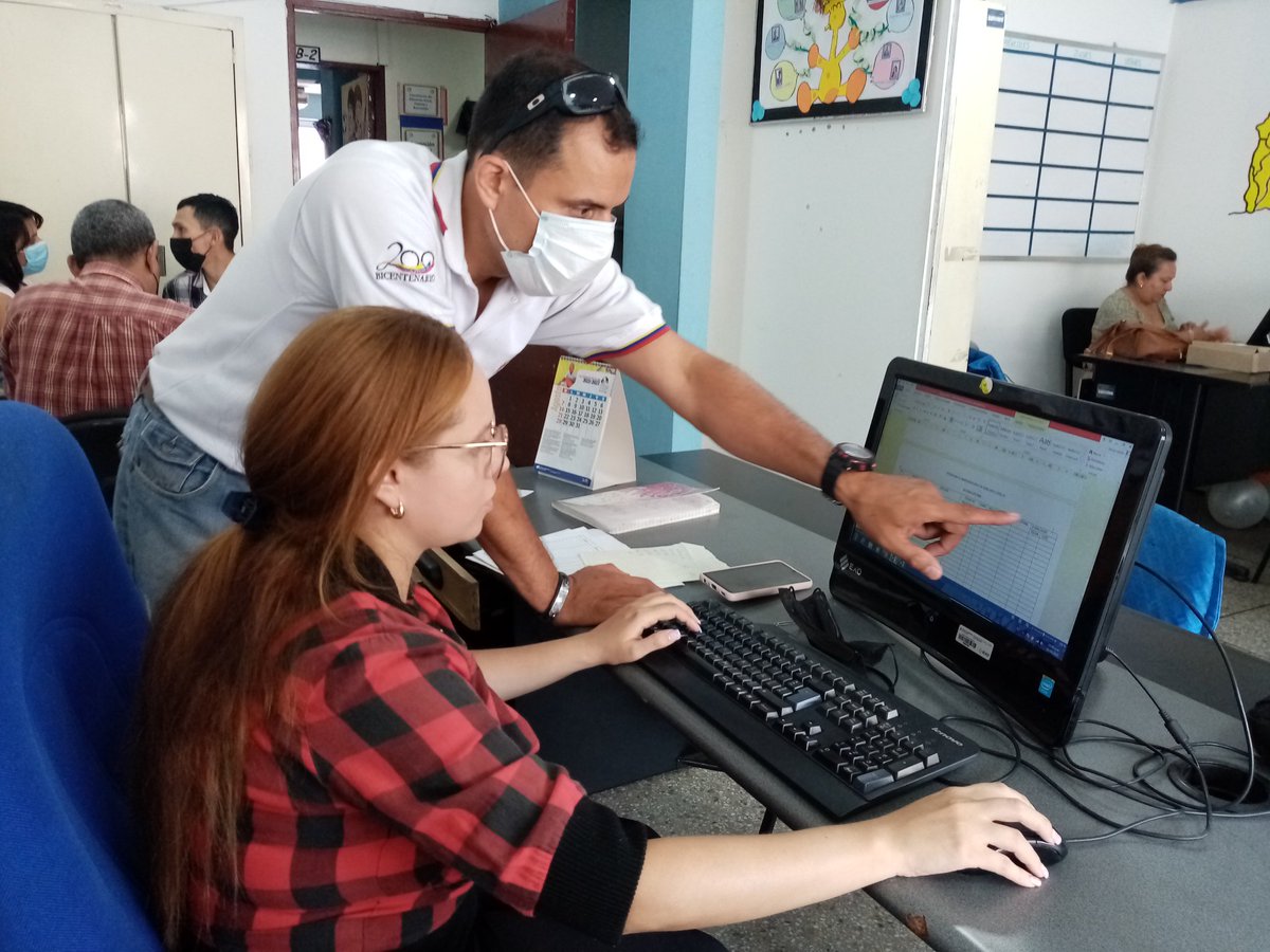 Desarrollo de formatos para sistematización de vacunas Covid 19 para jornadas planificadas 
@MPPEDUCACION 
@ZonaEducTachira 
<a href="/NicolasMaduro/">Nicolás Maduro</a>
<a href="/yelitzePSUV_/">Yelitze Santaella</a>
<a href="/berzabethg1/">Berzabethgandicaoficial</a>
<a href="/supervisionZET1/">SupervisionZET</a>
<a href="/SEETachira/">Salud Educativa Estadal</a>