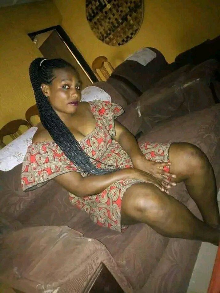 Tora cyangwa ujungunye ywo ushaka 

A.                                        B.