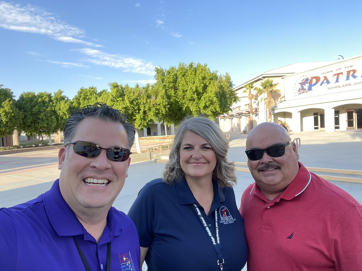 desertwebber's tweet photo. Great morning to be a @cmpms_official #paigepatriot!
#DSUSDFirstDay
#DSUSDPride
#desertwebber
#communityguy
#lovemyjob https://t.co/4YH9UZEnWX